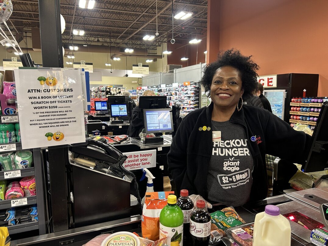 Gianteaglecheckouthunger